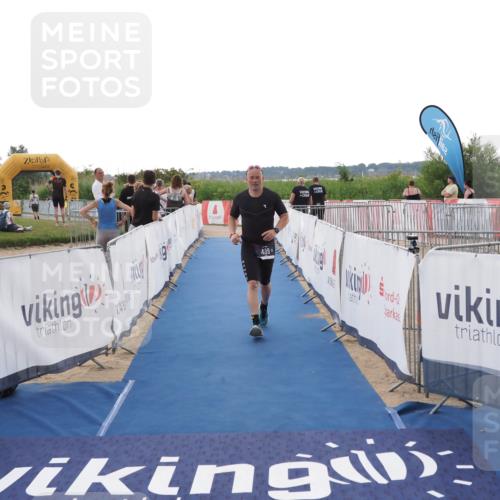 22.06.2025 - Viking Triathlon MichiJ http://msf.ph/oto/8112550 22.06.2025 16:25:23 Ziel 439 meine-sportfotos.de