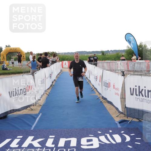 22.06.2025 - Viking Triathlon MichiJ http://msf.ph/oto/8112567 22.06.2025 16:25:23 Ziel 439 meine-sportfotos.de
