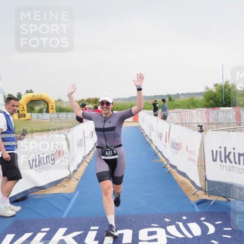 22.06.2025 - Viking Triathlon MichiJ http://msf.ph/oto/8112574 22.06.2025 16:41:26 Ziel 441 meine-sportfotos.de