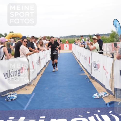 22.06.2025 - Viking Triathlon MichiJ http://msf.ph/oto/8112581 22.06.2025 15:03:18 Ziel 19, 38, 536 meine-sportfotos.de