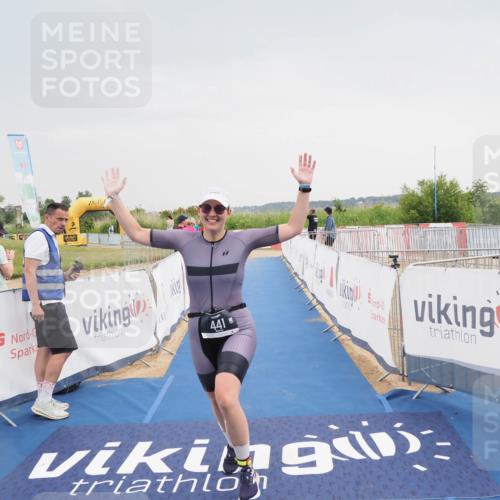 22.06.2025 - Viking Triathlon MichiJ http://msf.ph/oto/8112593 22.06.2025 16:41:27 Ziel 441 meine-sportfotos.de