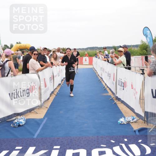22.06.2025 - Viking Triathlon MichiJ http://msf.ph/oto/8112602 22.06.2025 15:03:18 Ziel 19, 38, 536 meine-sportfotos.de