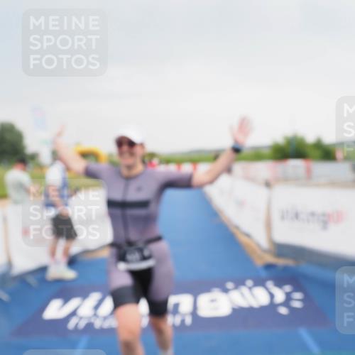 22.06.2025 - Viking Triathlon MichiJ http://msf.ph/oto/8112637 22.06.2025 16:41:27 Ziel 441 meine-sportfotos.de