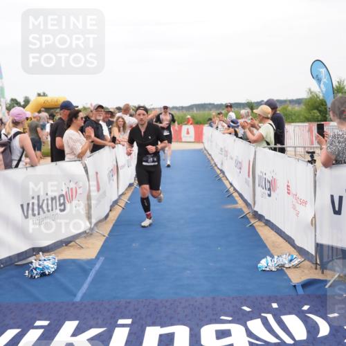 22.06.2025 - Viking Triathlon MichiJ http://msf.ph/oto/8112646 22.06.2025 15:03:18 Ziel 19, 38, 536 meine-sportfotos.de