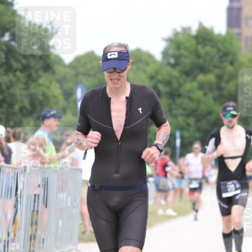 22.06.2025 - Viking Triathlon H.Heesch http://msf.ph/oto/8112655 22.06.2025 14:49:24 Laufen 176, 310, 331 meine-sportfotos.de