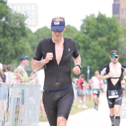 22.06.2025 - Viking Triathlon H.Heesch http://msf.ph/oto/8112665 22.06.2025 14:49:24 Laufen 176, 310, 331 meine-sportfotos.de