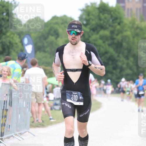 22.06.2025 - Viking Triathlon H.Heesch http://msf.ph/oto/8112675 22.06.2025 14:49:26 Laufen 310, 331 meine-sportfotos.de