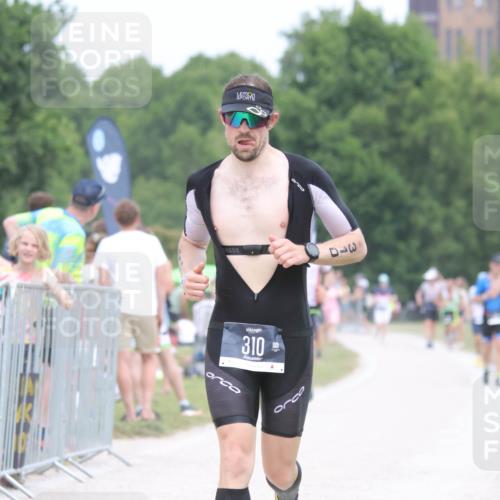 22.06.2025 - Viking Triathlon H.Heesch http://msf.ph/oto/8112684 22.06.2025 14:49:26 Laufen 310, 331 meine-sportfotos.de