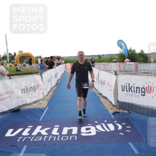 22.06.2025 - Viking Triathlon MichiJ http://msf.ph/oto/8112726 22.06.2025 16:25:24 Ziel 439 meine-sportfotos.de