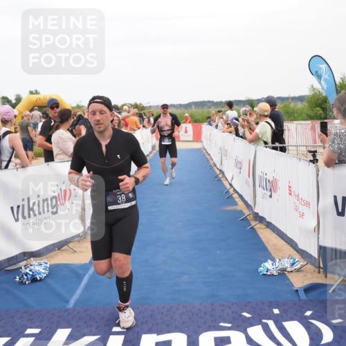 22.06.2025 - Viking Triathlon MichiJ http://msf.ph/oto/8112737 22.06.2025 15:03:20 Ziel 19, 38, 536 meine-sportfotos.de