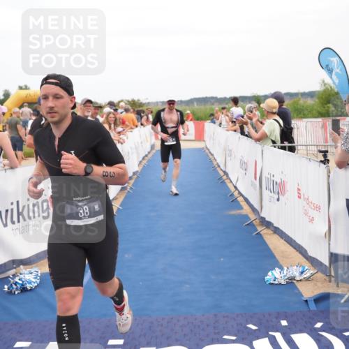 22.06.2025 - Viking Triathlon MichiJ http://msf.ph/oto/8112755 22.06.2025 15:03:20 Ziel 19, 38, 536 meine-sportfotos.de