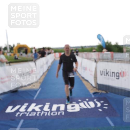 22.06.2025 - Viking Triathlon MichiJ http://msf.ph/oto/8112762 22.06.2025 16:25:25 Ziel 439 meine-sportfotos.de
