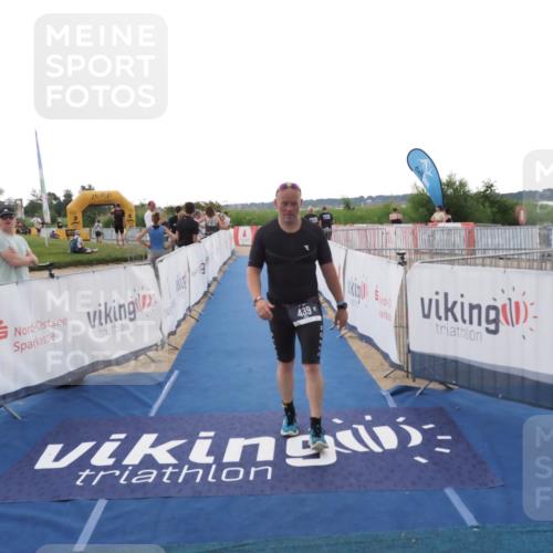 22.06.2025 - Viking Triathlon MichiJ http://msf.ph/oto/8112786 22.06.2025 16:25:25 Ziel 439 meine-sportfotos.de