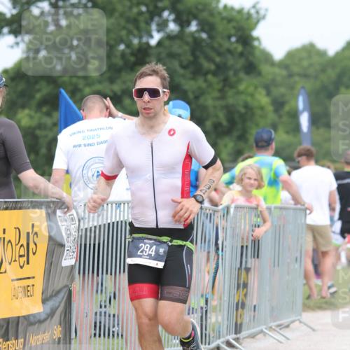22.06.2025 - Viking Triathlon H.Heesch http://msf.ph/oto/8112806 22.06.2025 14:49:34 Laufen 294 meine-sportfotos.de