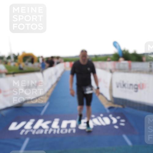 22.06.2025 - Viking Triathlon MichiJ http://msf.ph/oto/8112829 22.06.2025 16:25:25 Ziel 439 meine-sportfotos.de
