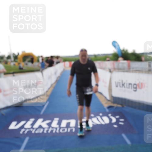 22.06.2025 - Viking Triathlon MichiJ http://msf.ph/oto/8112840 22.06.2025 16:25:25 Ziel 439 meine-sportfotos.de