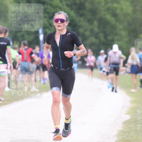 22.06.2025 - Viking Triathlon H.Heesch http://msf.ph/oto/8112994 22.06.2025 14:50:05 Laufen 343 meine-sportfotos.de