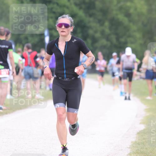 22.06.2025 - Viking Triathlon H.Heesch http://msf.ph/oto/8112999 22.06.2025 14:50:05 Laufen 343 meine-sportfotos.de