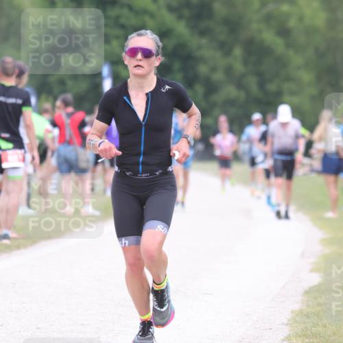 22.06.2025 - Viking Triathlon H.Heesch http://msf.ph/oto/8113007 22.06.2025 14:50:05 Laufen 343 meine-sportfotos.de
