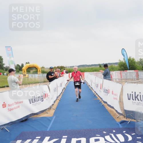 22.06.2025 - Viking Triathlon MichiJ http://msf.ph/oto/8113008 22.06.2025 16:43:14 Ziel 39 meine-sportfotos.de