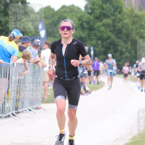 22.06.2025 - Viking Triathlon H.Heesch http://msf.ph/oto/8113021 22.06.2025 14:50:07 Laufen 343 meine-sportfotos.de
