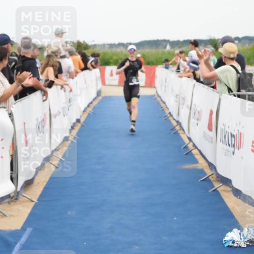 22.06.2025 - Viking Triathlon MichiJ http://msf.ph/oto/8113031 22.06.2025 15:03:52 Ziel 438 meine-sportfotos.de