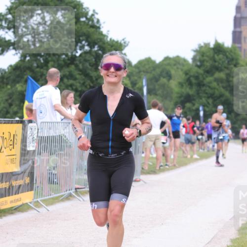 22.06.2025 - Viking Triathlon H.Heesch http://msf.ph/oto/8113091 22.06.2025 14:50:08 Laufen 343 meine-sportfotos.de