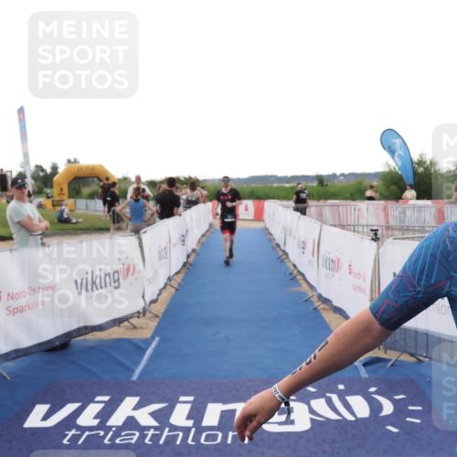 22.06.2025 - Viking Triathlon MichiJ http://msf.ph/oto/8113496 22.06.2025 16:25:43 Ziel 133, 166 meine-sportfotos.de