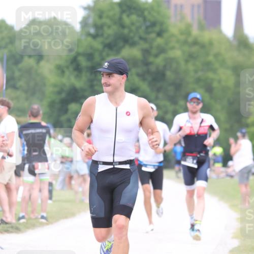 22.06.2025 - Viking Triathlon H.Heesch http://msf.ph/oto/8113554 22.06.2025 14:50:55 Laufen 12, 150, 276, 407, 659 meine-sportfotos.de