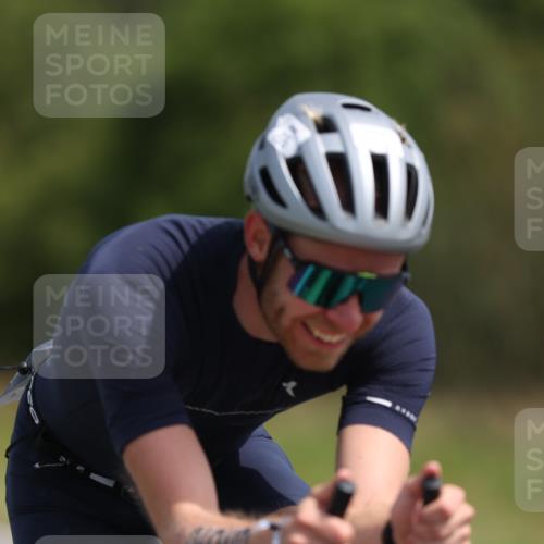 22.06.2025 - Viking Triathlon Yannick Fuchs http://msf.ph/oto/8113899 22.06.2025 11:38:59 Radfahren 53, 137, 225, 264, 278, 350, 448, 628, 654 meine-sportfotos.de