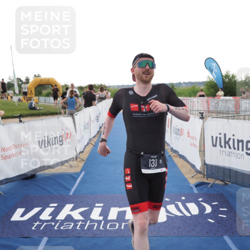 22.06.2025 - Viking Triathlon MichiJ http://msf.ph/oto/8113912 22.06.2025 16:25:47 Ziel 133 meine-sportfotos.de