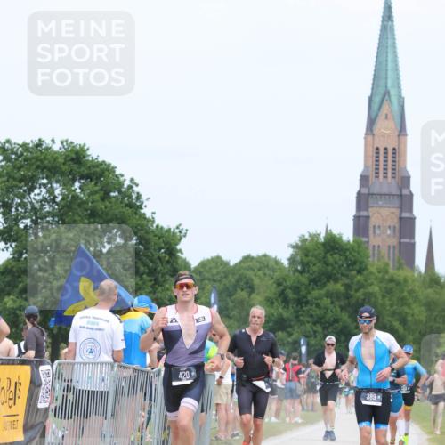 22.06.2025 - Viking Triathlon H.Heesch http://msf.ph/oto/8113988 22.06.2025 14:52:00 Laufen 288, 389, 420 meine-sportfotos.de