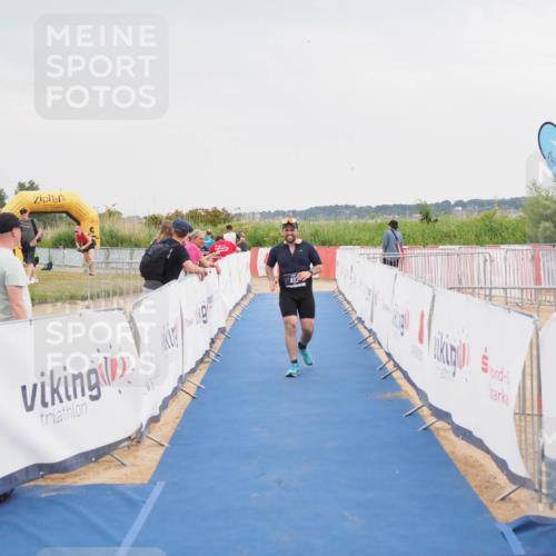 22.06.2025 - Viking Triathlon MichiJ http://msf.ph/oto/8113989 22.06.2025 16:44:57 Ziel 402 meine-sportfotos.de