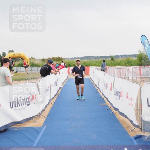 22.06.2025 - Viking Triathlon MichiJ http://msf.ph/oto/8114004 22.06.2025 16:44:57 Ziel 402 meine-sportfotos.de