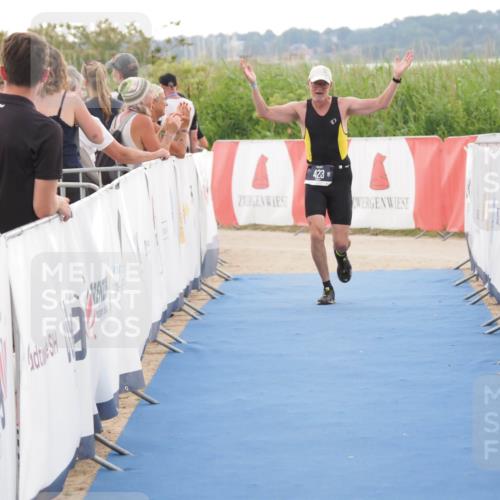 22.06.2025 - Viking Triathlon MichiJ http://msf.ph/oto/8114025 22.06.2025 16:26:08 Ziel 423 meine-sportfotos.de