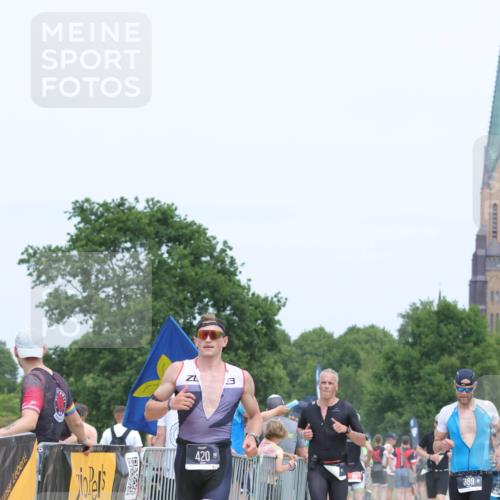 22.06.2025 - Viking Triathlon H.Heesch http://msf.ph/oto/8114031 22.06.2025 14:52:01 Laufen 288, 324, 389, 420 meine-sportfotos.de