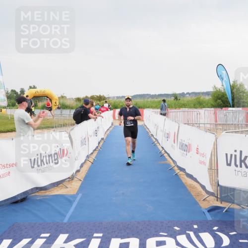22.06.2025 - Viking Triathlon MichiJ http://msf.ph/oto/8114054 22.06.2025 16:44:58 Ziel 402 meine-sportfotos.de