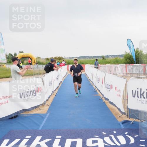 22.06.2025 - Viking Triathlon MichiJ http://msf.ph/oto/8114066 22.06.2025 16:44:58 Ziel 402 meine-sportfotos.de