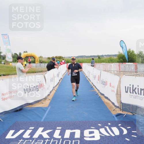 22.06.2025 - Viking Triathlon MichiJ http://msf.ph/oto/8114112 22.06.2025 16:44:59 Ziel 402 meine-sportfotos.de