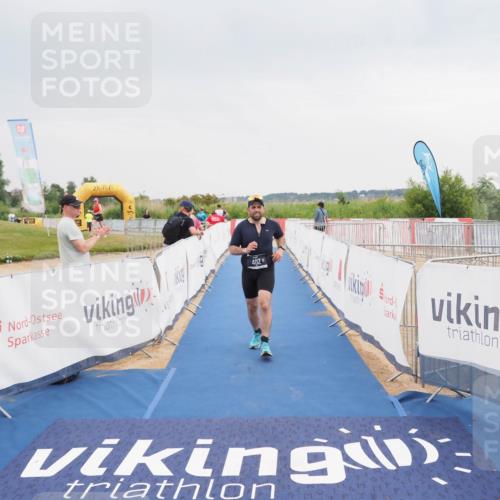 22.06.2025 - Viking Triathlon MichiJ http://msf.ph/oto/8114131 22.06.2025 16:44:59 Ziel 402 meine-sportfotos.de