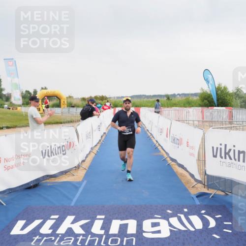 22.06.2025 - Viking Triathlon MichiJ http://msf.ph/oto/8114140 22.06.2025 16:44:59 Ziel 402 meine-sportfotos.de