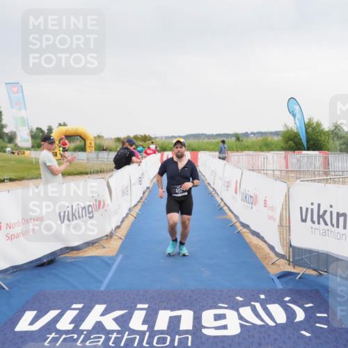 22.06.2025 - Viking Triathlon MichiJ http://msf.ph/oto/8114153 22.06.2025 16:44:59 Ziel 402 meine-sportfotos.de