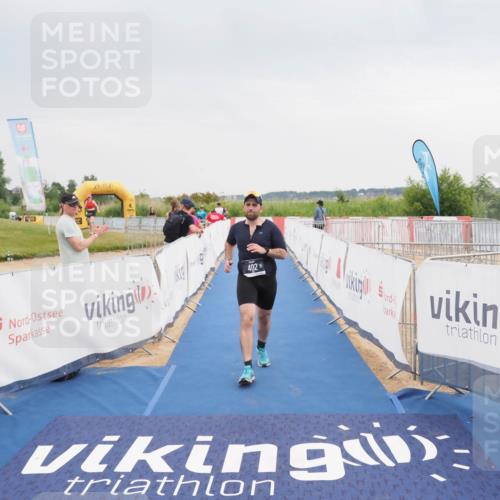 22.06.2025 - Viking Triathlon MichiJ http://msf.ph/oto/8114163 22.06.2025 16:44:59 Ziel 402 meine-sportfotos.de