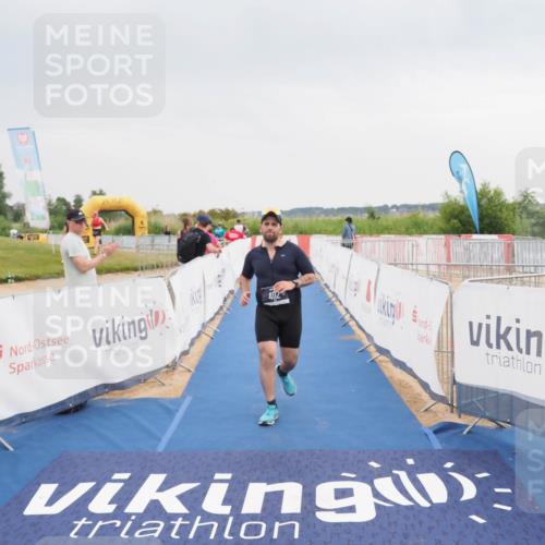 22.06.2025 - Viking Triathlon MichiJ http://msf.ph/oto/8114174 22.06.2025 16:44:59 Ziel 402 meine-sportfotos.de