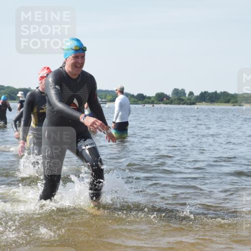 22.06.2025 - Viking Triathlon KatJ http://msf.ph/oto/8114263 22.06.2025 10:41:52 Schwimmen 58, 142, 159, 199, 221, 625, 629 meine-sportfotos.de