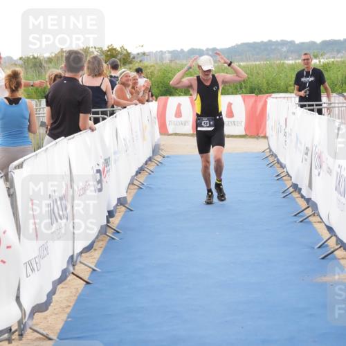 22.06.2025 - Viking Triathlon MichiJ http://msf.ph/oto/8114273 22.06.2025 16:26:11 Ziel 423 meine-sportfotos.de