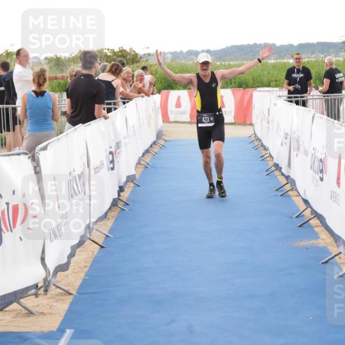 22.06.2025 - Viking Triathlon MichiJ http://msf.ph/oto/8114374 22.06.2025 16:26:11 Ziel 423 meine-sportfotos.de