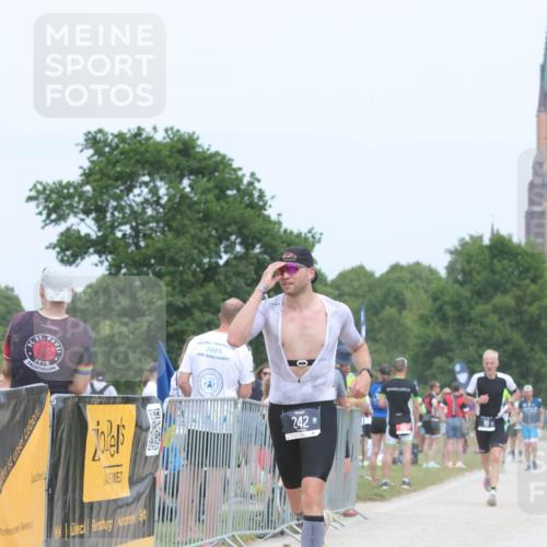 22.06.2025 - Viking Triathlon H.Heesch http://msf.ph/oto/8114385 22.06.2025 14:52:16 Laufen 101, 242, 553 meine-sportfotos.de