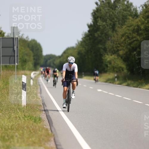 22.06.2025 - Viking Triathlon Yannick Fuchs http://msf.ph/oto/8114394 22.06.2025 11:39:34 Radfahren 18, 142, 261, 263, 461, 522, 546, 612 meine-sportfotos.de
