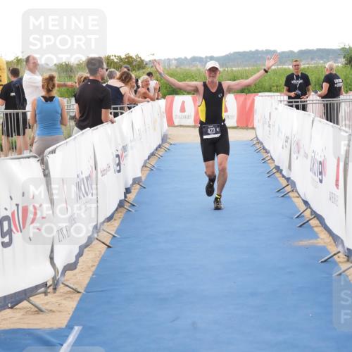 22.06.2025 - Viking Triathlon MichiJ http://msf.ph/oto/8114402 22.06.2025 16:26:12 Ziel 423 meine-sportfotos.de